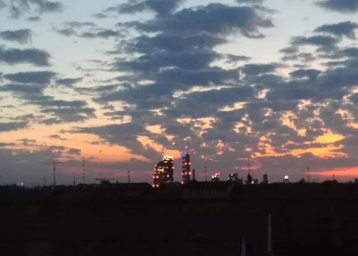 Skyline View 8 Mins To San Siro ميلان